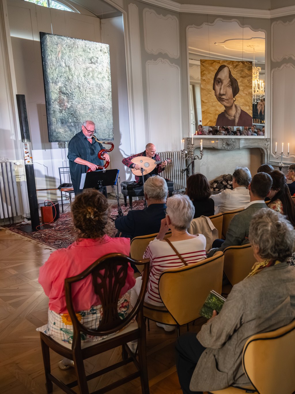 Michel Godard and Ihab Radwan performing to a full salon during Tétramorphe